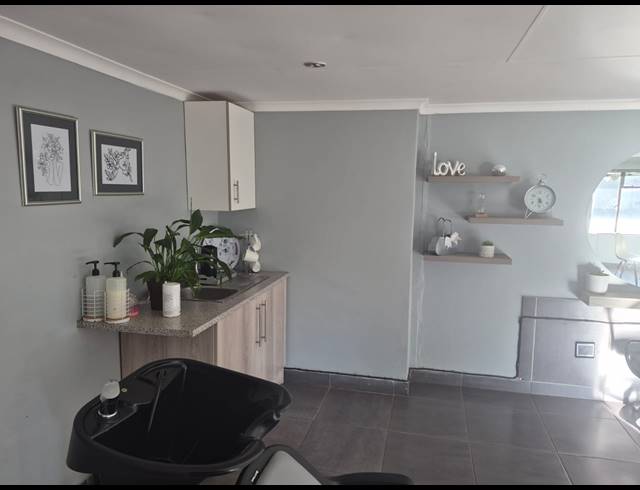 4 BEDROOM HOUSE TO LET IN VANDERBIJLPARK SW 5